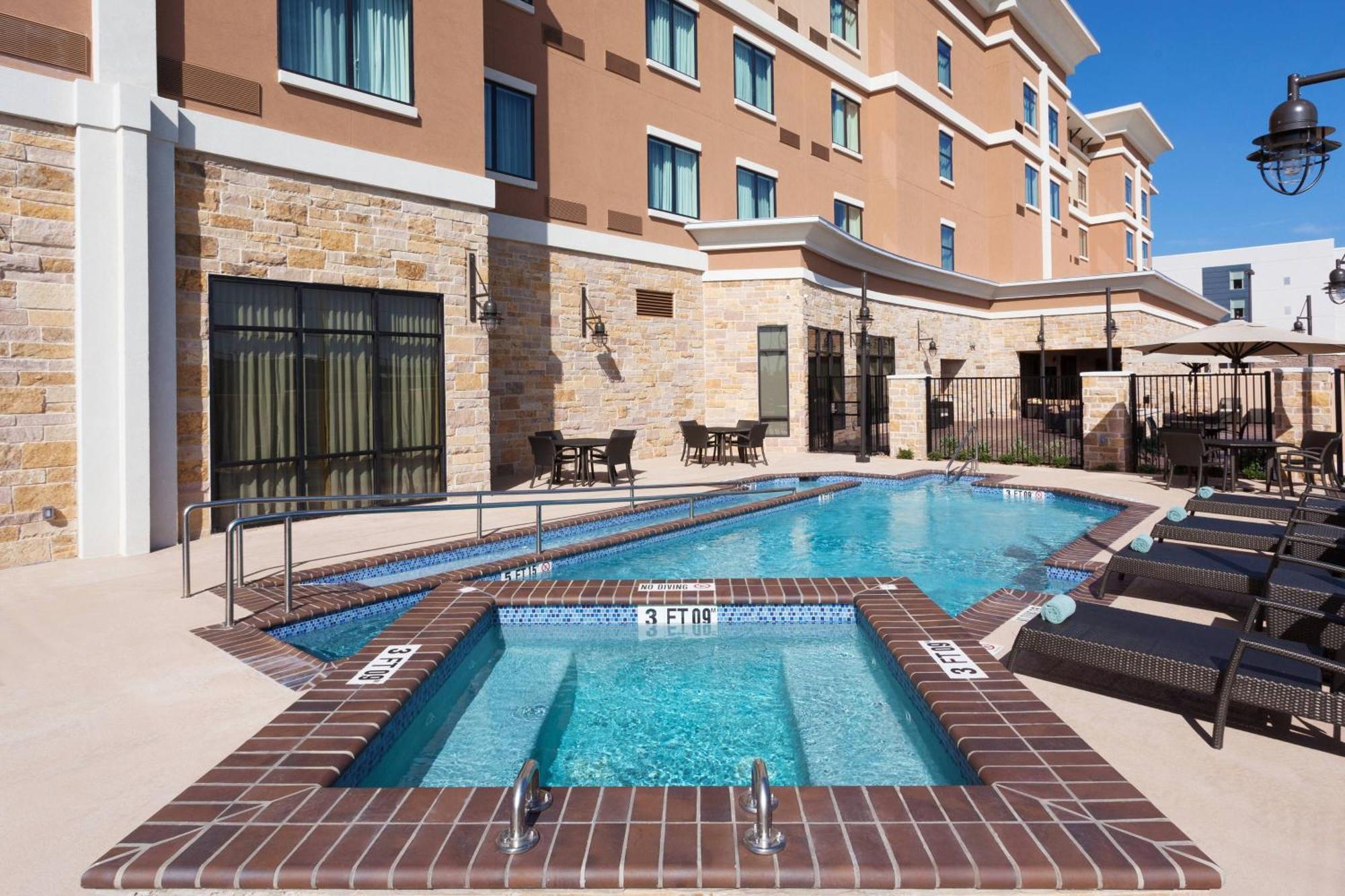 Courtyard By Marriott San Angelo Hotel Екстериор снимка